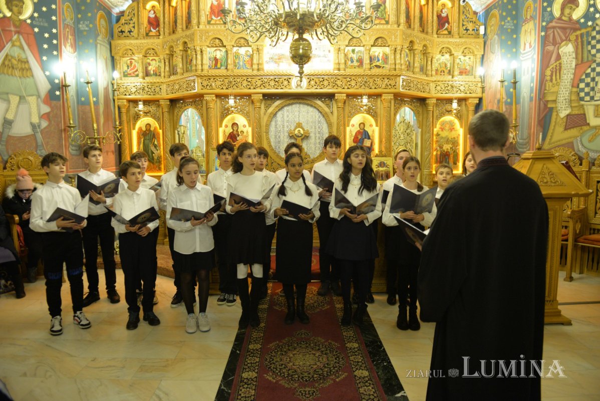 Nașterea Domnului vestită prin colind la Biserica Mărcuța 280251