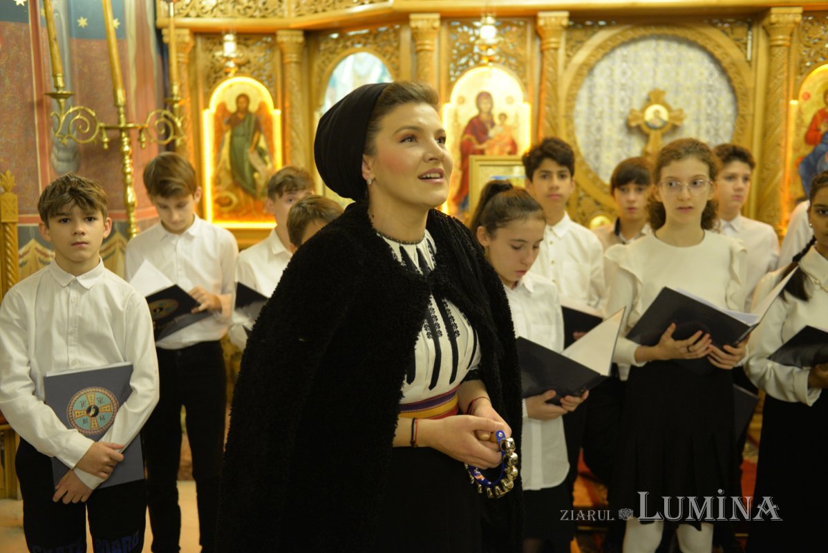 Nașterea Domnului vestită prin colind la Biserica Mărcuța 280253