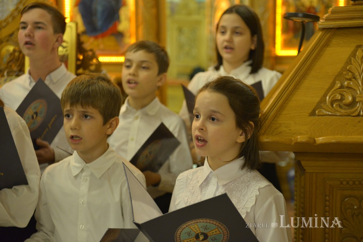 Nașterea Domnului vestită prin colind la Biserica Mărcuța 280255