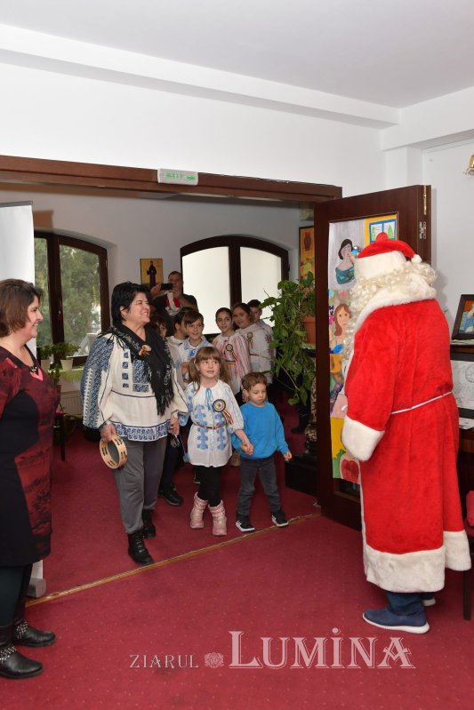 Bucurii pentru copii în prag de Crăciun 280763