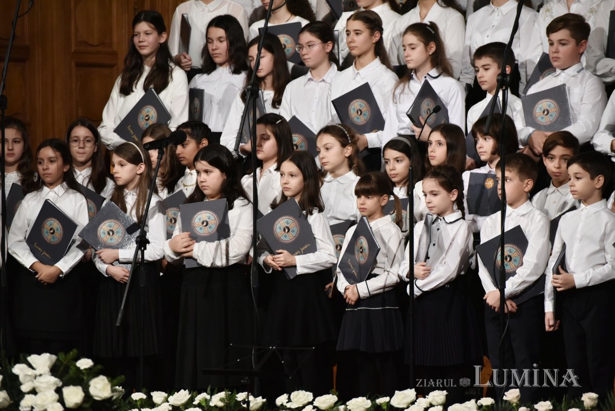 Concertul de colinde „Răsăritul cel de Sus” la Palatul Patriarhiei 281074