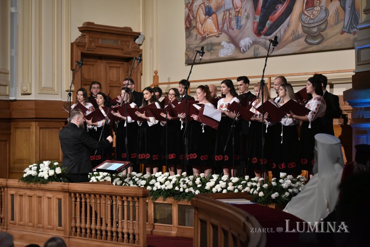 Concertul de colinde „Răsăritul cel de Sus” la Palatul Patriarhiei 281087