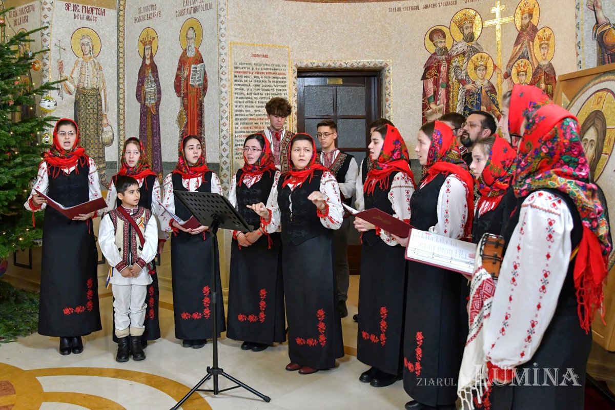 Noi cete de colindători primite de Patriarhul României 281491