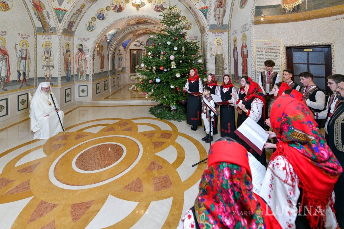 Noi cete de colindători primite de Patriarhul României 281493