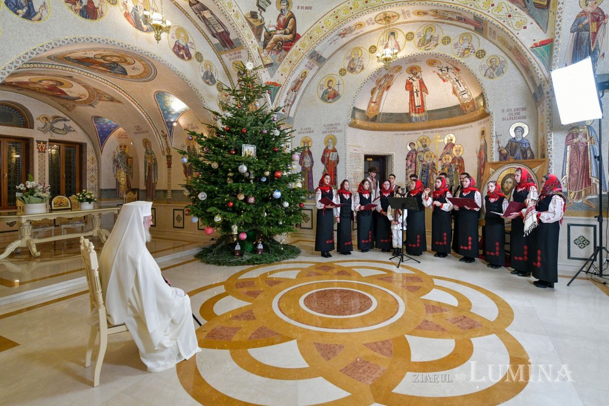 Noi cete de colindători primite de Patriarhul României 281497