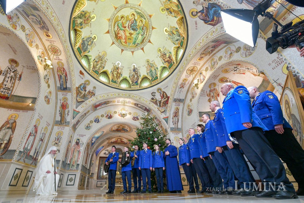 Noi cete de colindători primite de Patriarhul României 281506