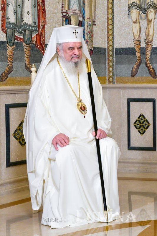 Noi cete de colindători primite de Patriarhul României 281511