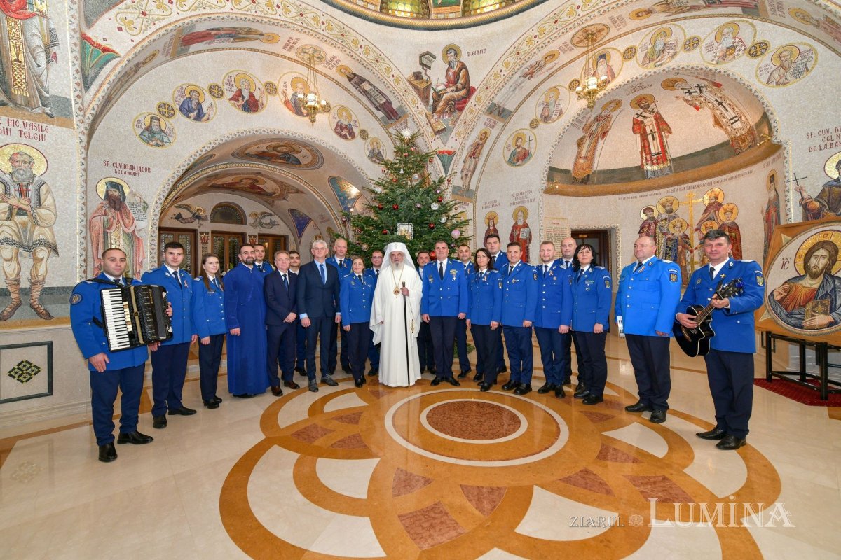 Noi cete de colindători primite de Patriarhul României 281514