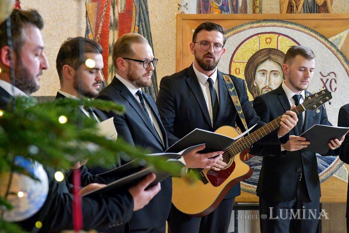 Noi cete de colindători primite de Patriarhul României 281520