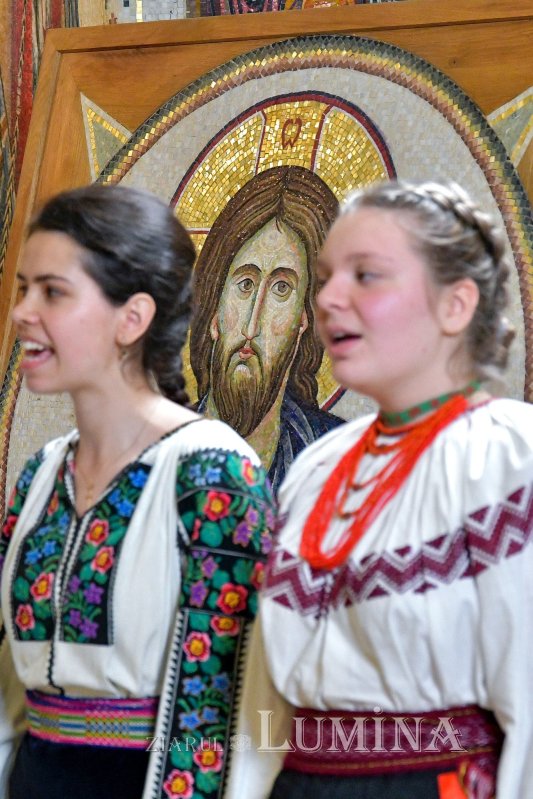 Noi cete de colindători primite de Patriarhul României 281537