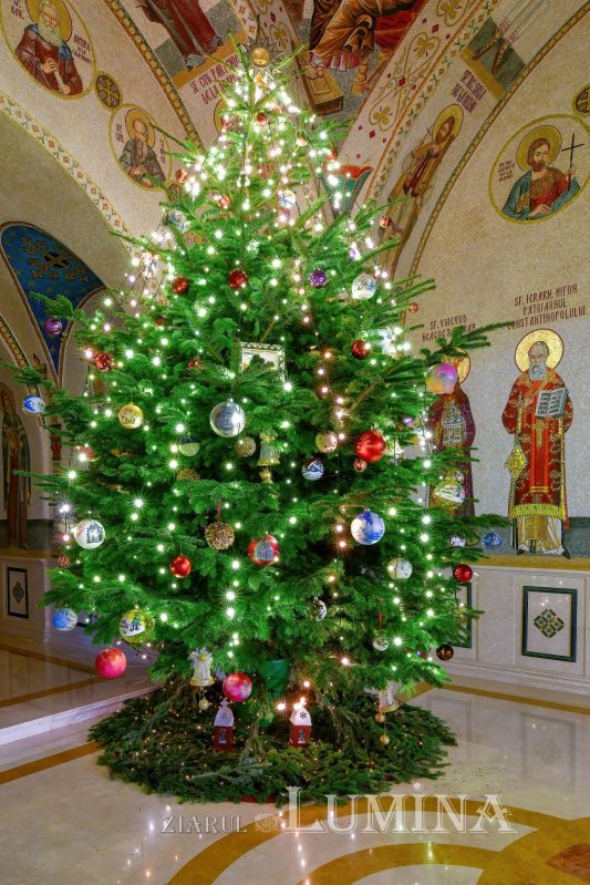 Noi cete de colindători primite de Patriarhul României 281545