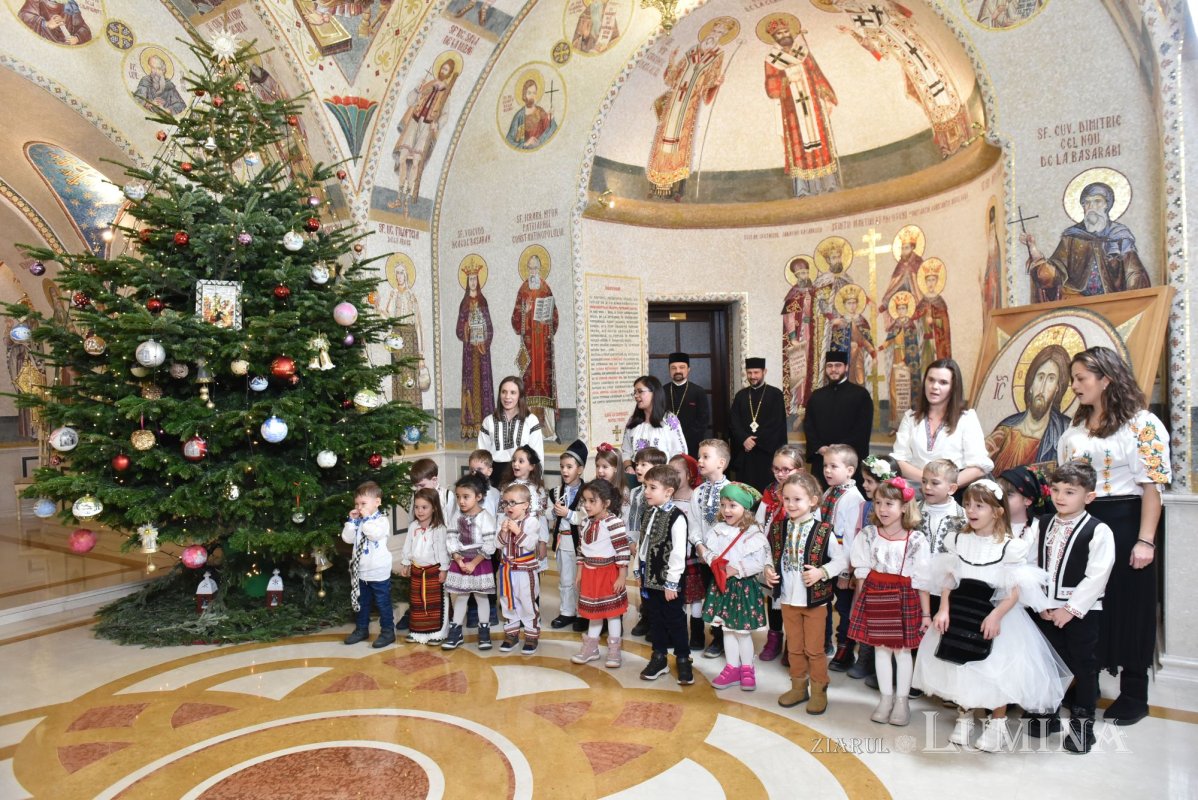 A treia seară succesivă de colinde pe Colina Bucuriei  281680