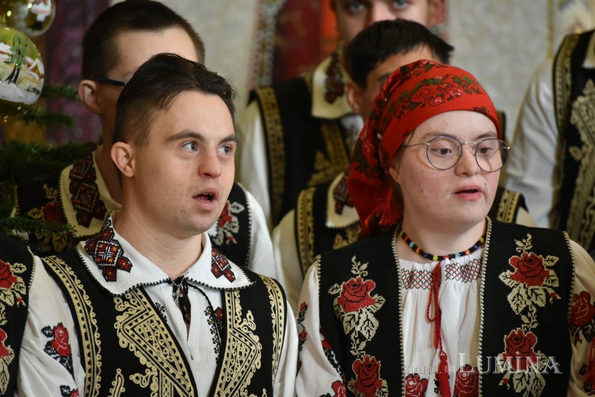 A treia seară succesivă de colinde pe Colina Bucuriei  281718