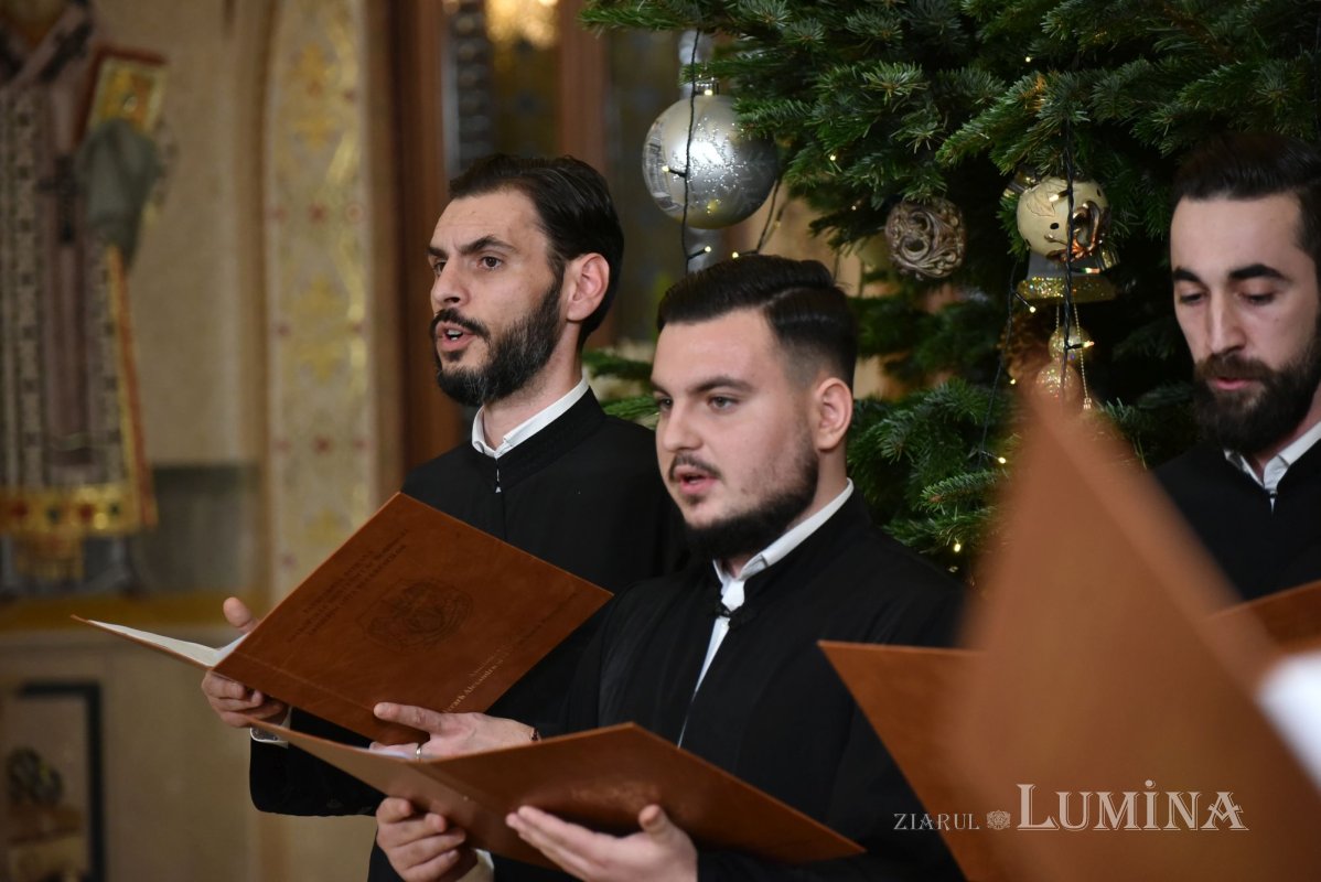 A treia seară succesivă de colinde pe Colina Bucuriei  281768