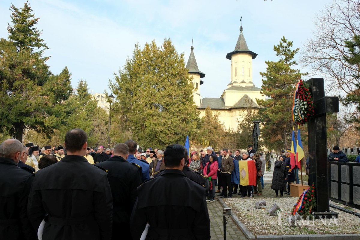Popasuri de pomenire a eroilor Revoluției în Capitală 281914