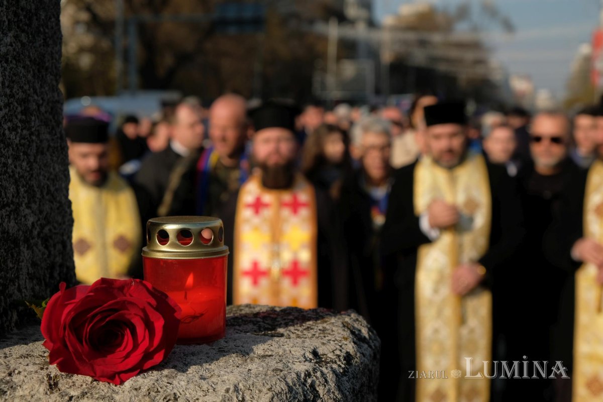 Popasuri de pomenire a eroilor Revoluției în Capitală 281936