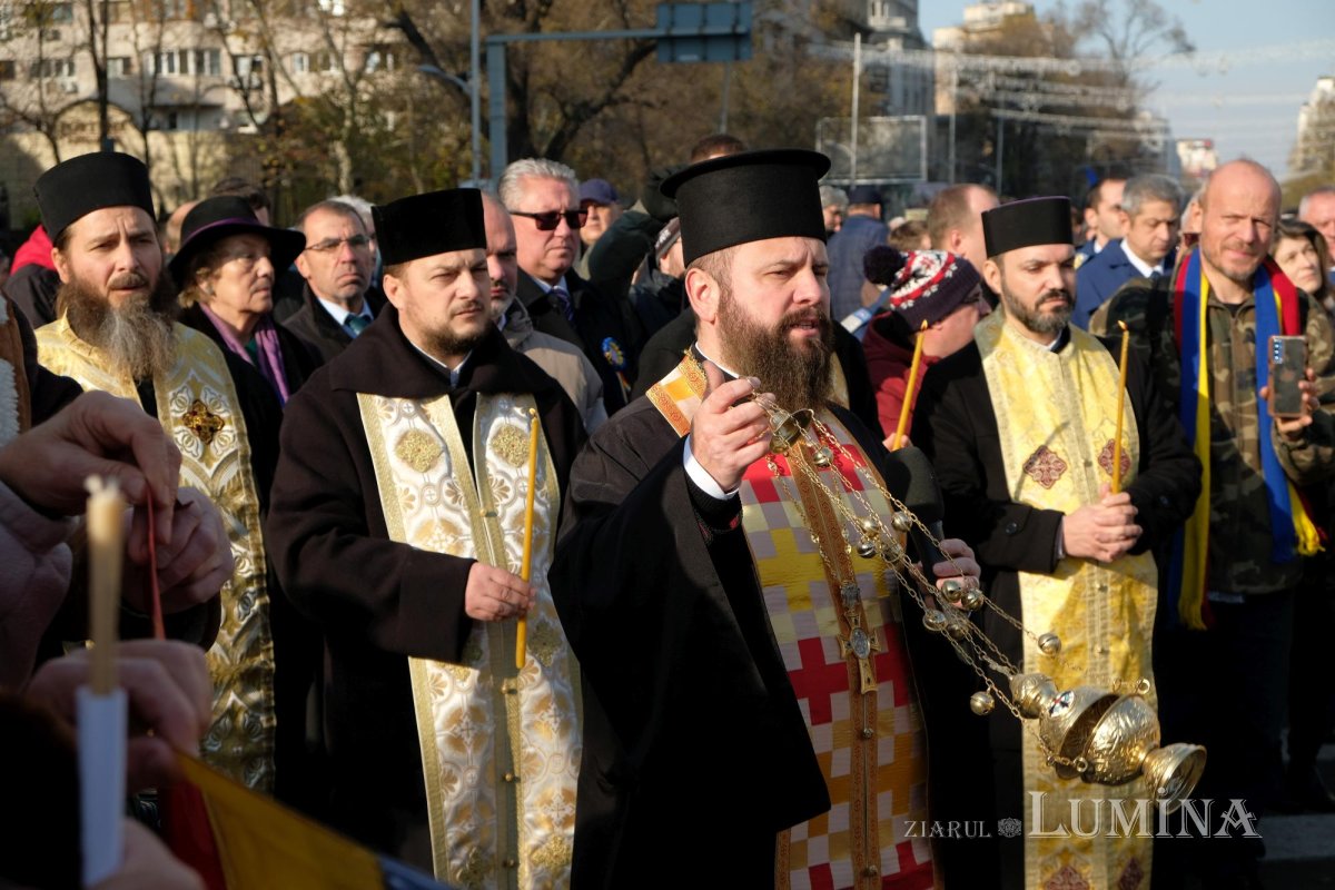 Popasuri de pomenire a eroilor Revoluției în Capitală 281940
