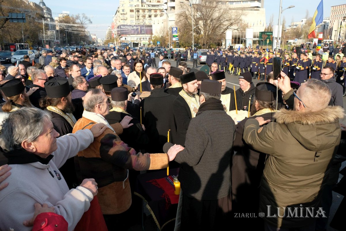 Popasuri de pomenire a eroilor Revoluției în Capitală 281941