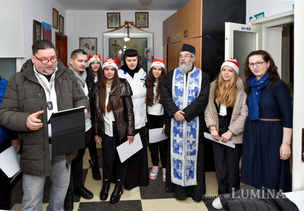 Daruri pentru bătrânii asistați la Mănăstirea Pasărea 282175