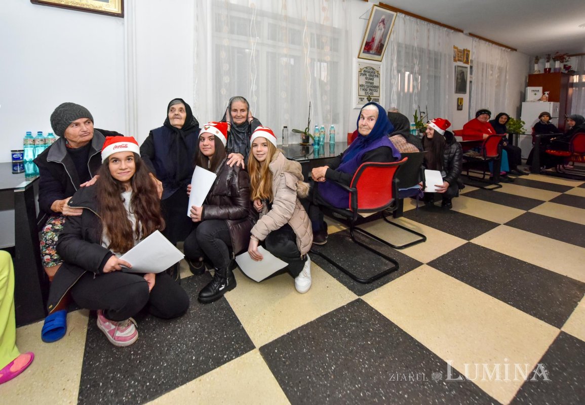 Daruri pentru bătrânii asistați la Mănăstirea Pasărea 282177