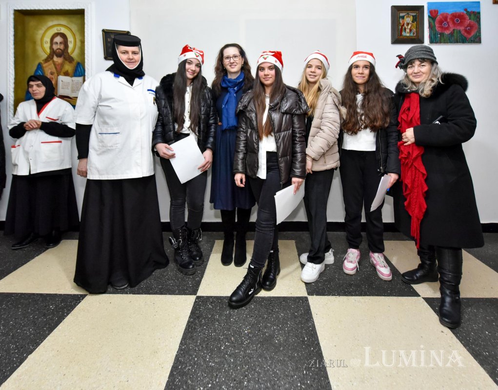 Daruri pentru bătrânii asistați la Mănăstirea Pasărea 282179