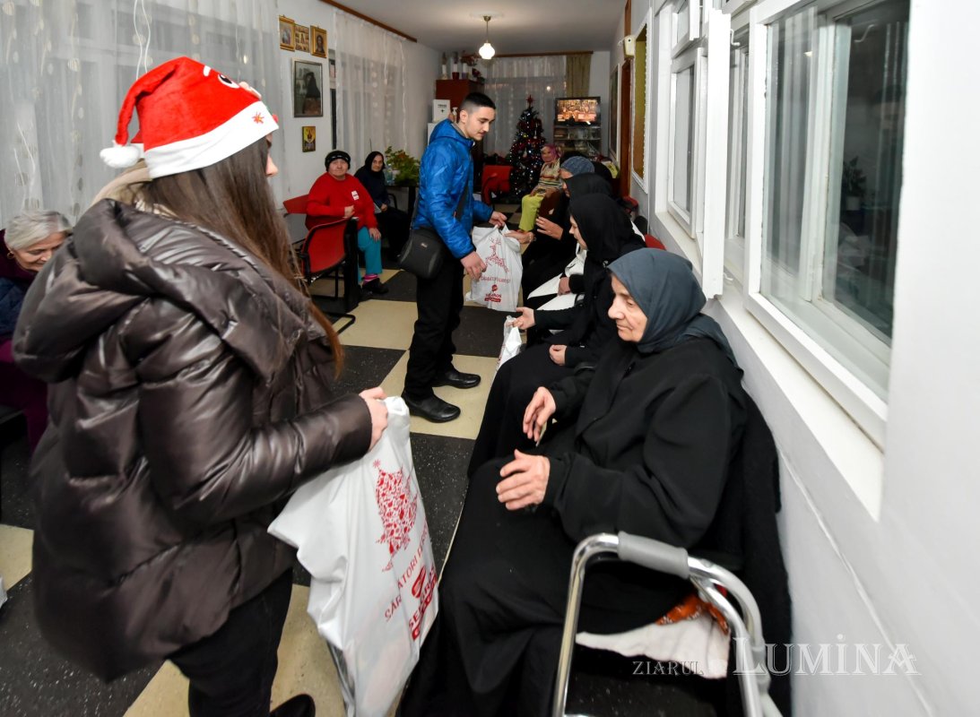 Daruri pentru bătrânii asistați la Mănăstirea Pasărea 282183