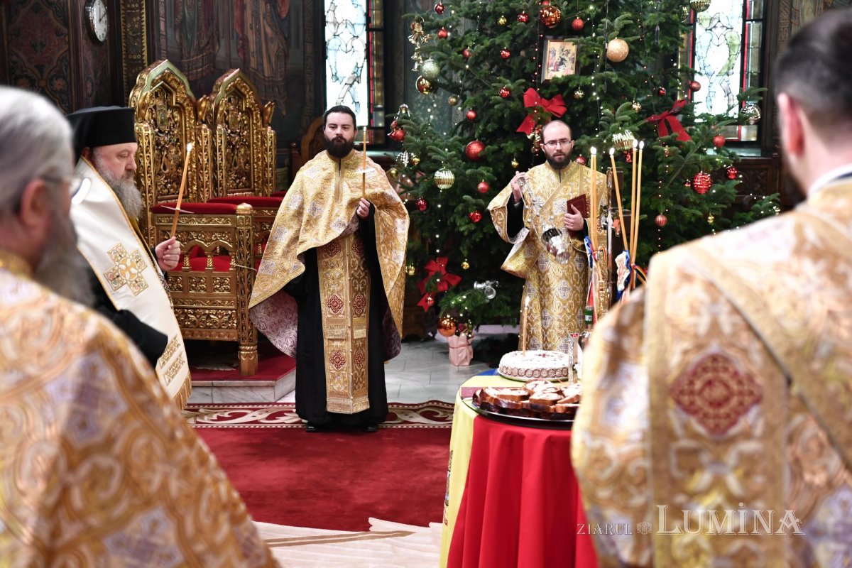 Slujbe de pomenire în Capitală pentru eroii Revoluției române 282168