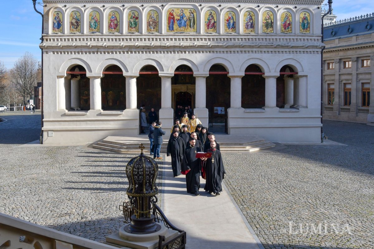 Rânduiala tradițională de vestire a Nașterii Domnului pe Colina Bucuriei 282250