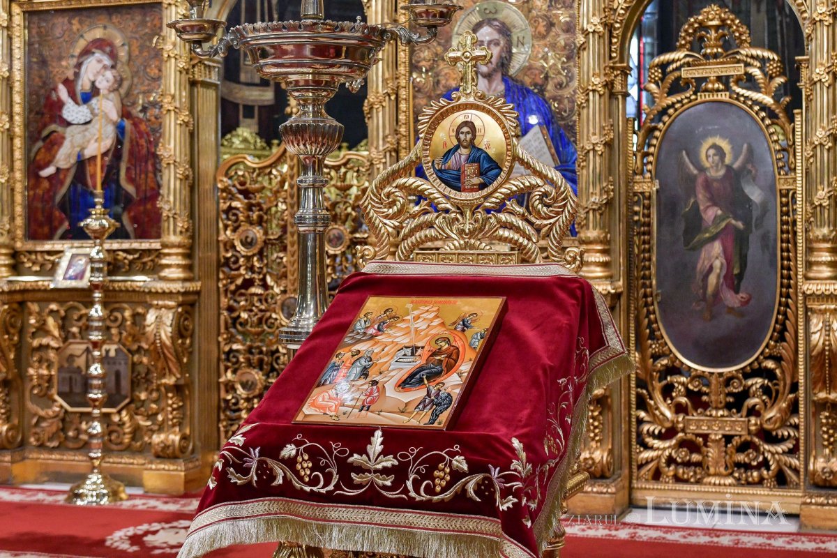 Praznic luminos la Catedrala Patriarhală din București 282358