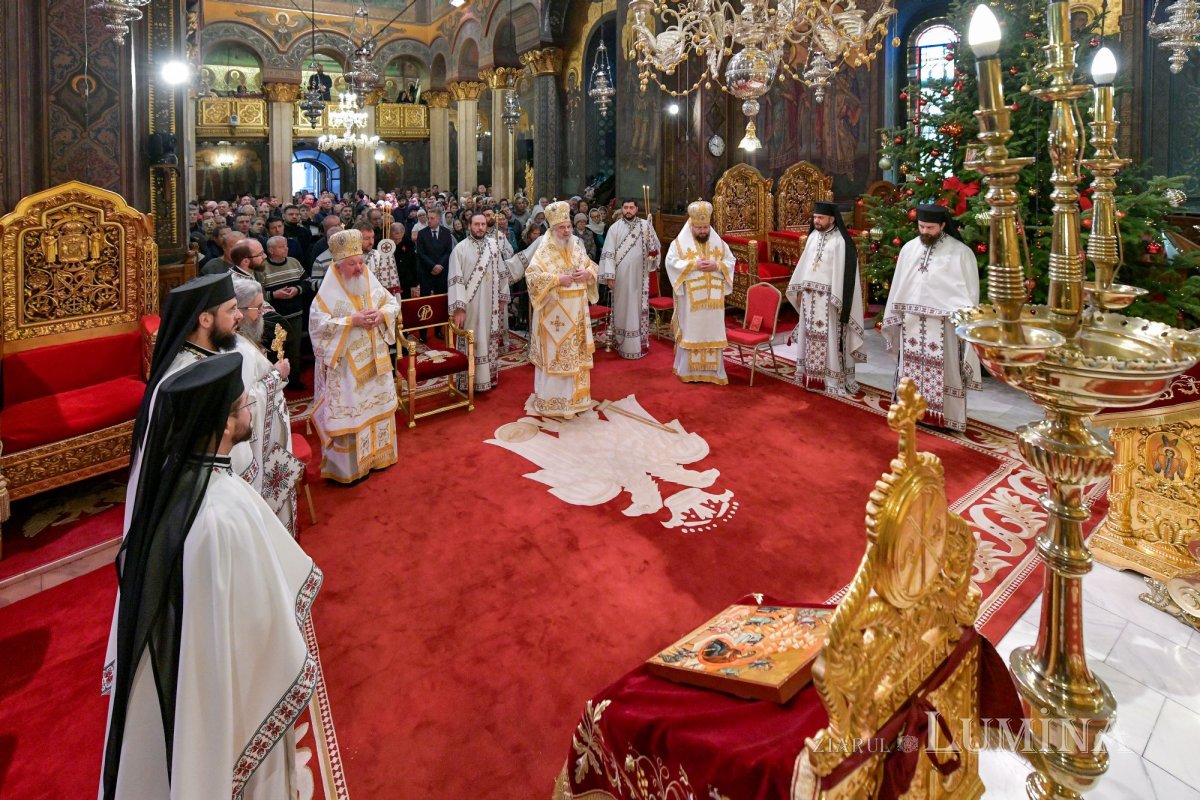 Praznic luminos la Catedrala Patriarhală din București 282365