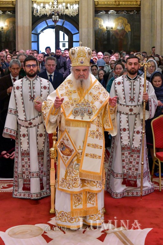 Praznic luminos la Catedrala Patriarhală din București 282371