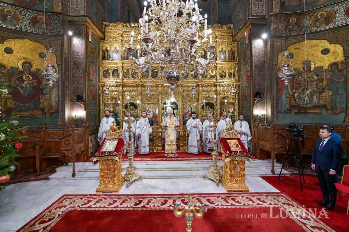 Praznic luminos la Catedrala Patriarhală din București 282385