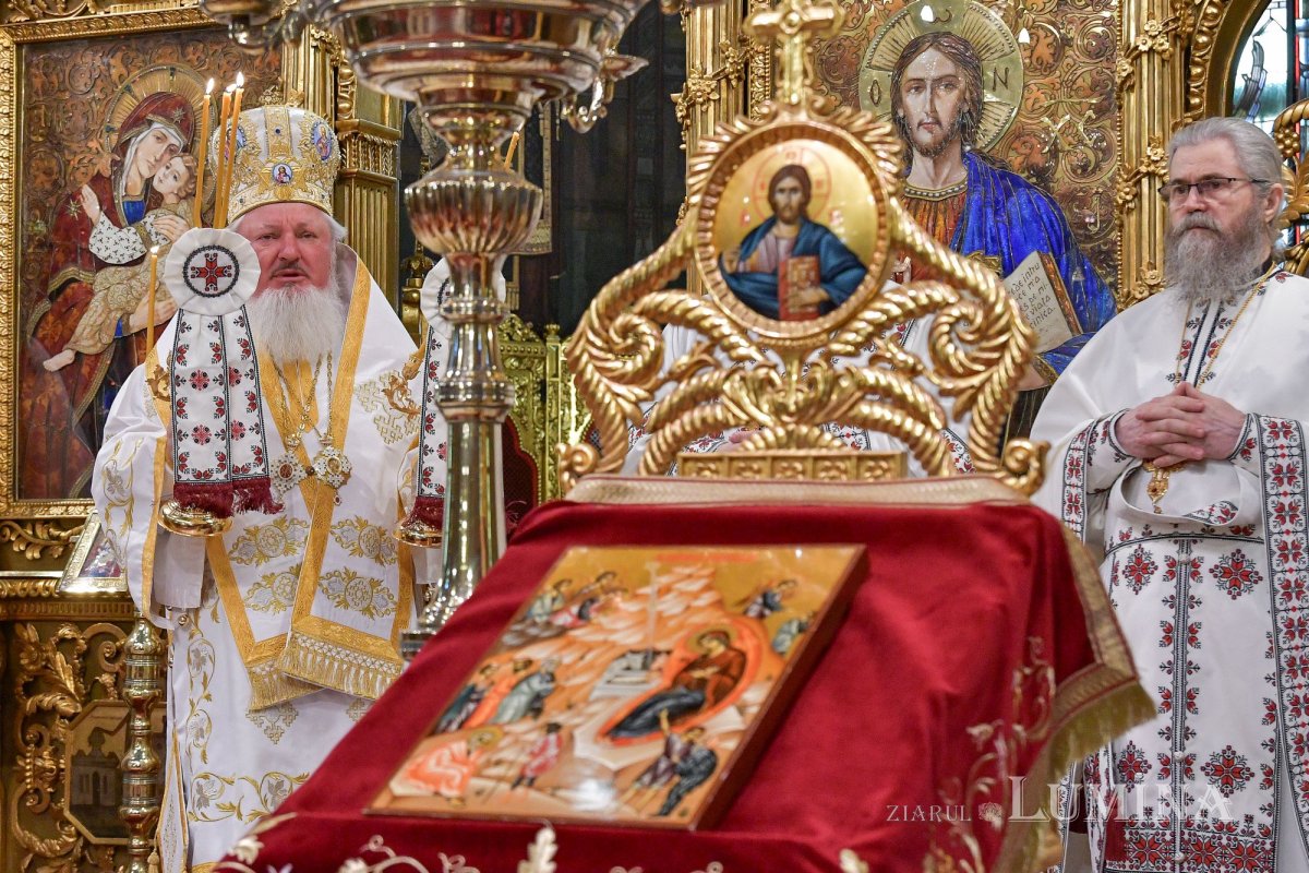 Praznic luminos la Catedrala Patriarhală din București 282387