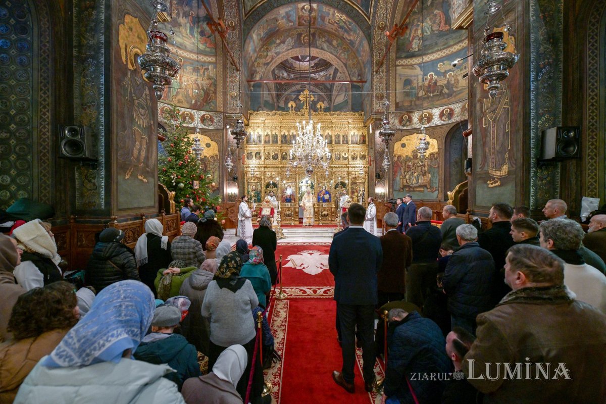 Praznic luminos la Catedrala Patriarhală din București 282397