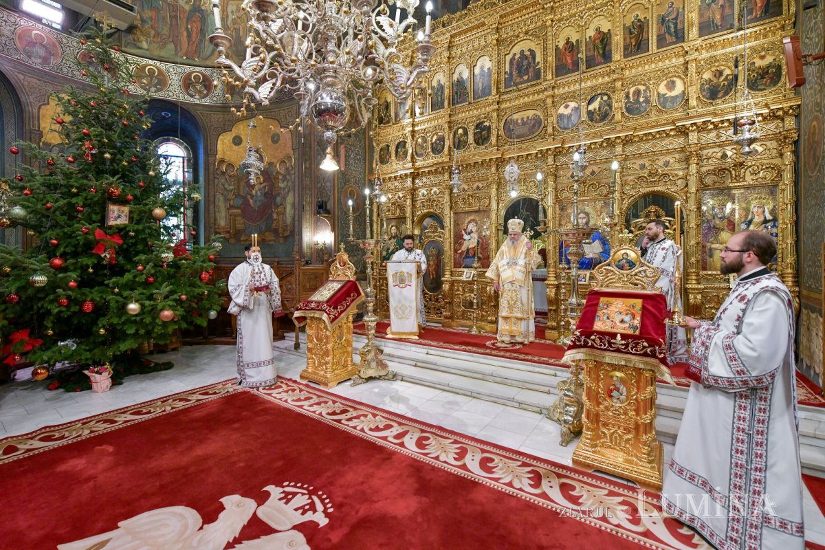 Praznic luminos la Catedrala Patriarhală din București 282399