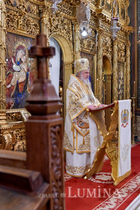 Praznic luminos la Catedrala Patriarhală din București 282401