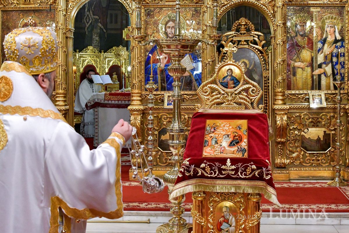 Praznic luminos la Catedrala Patriarhală din București 282403