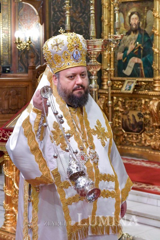 Praznic luminos la Catedrala Patriarhală din București 282404