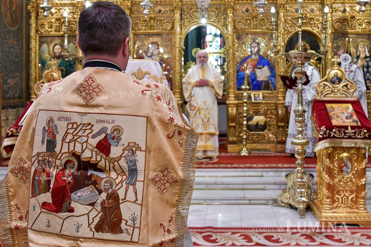 Praznic luminos la Catedrala Patriarhală din București 282408