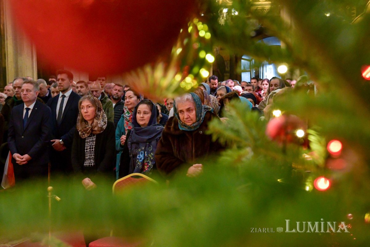 Praznic luminos la Catedrala Patriarhală din București 282414