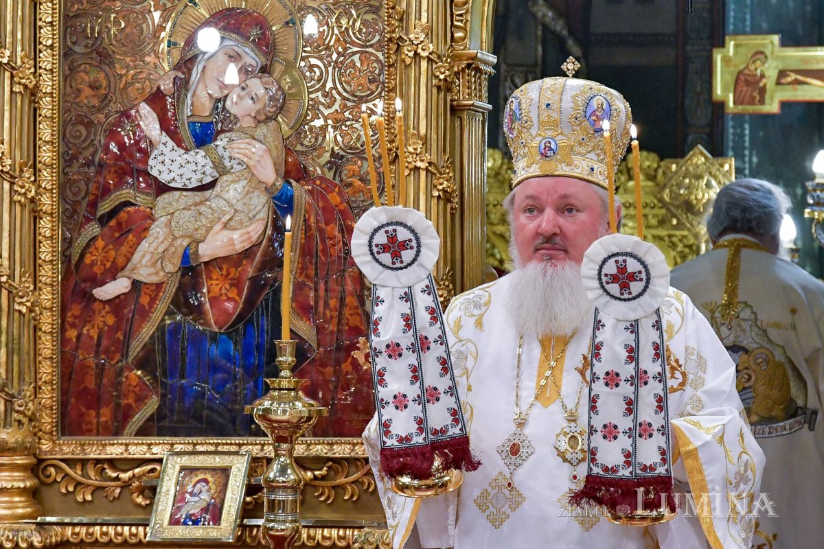 Praznic luminos la Catedrala Patriarhală din București 282417