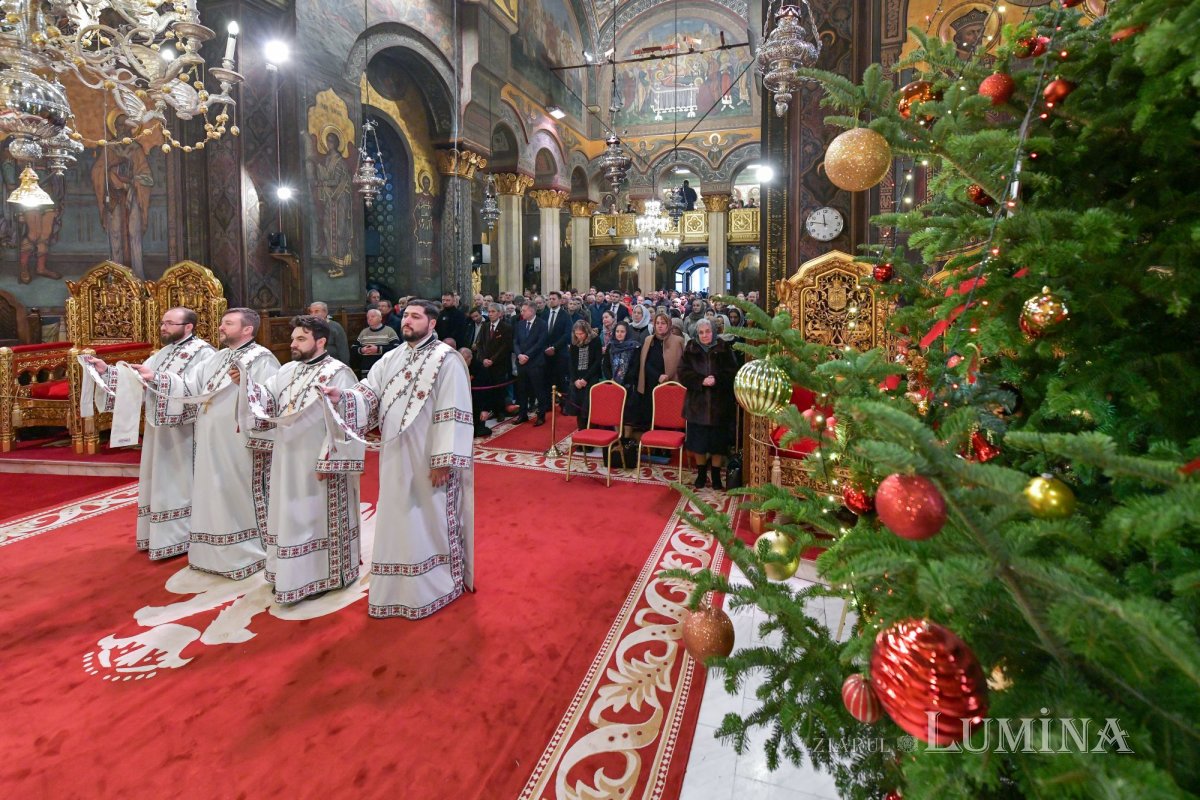 Praznic luminos la Catedrala Patriarhală din București 282421