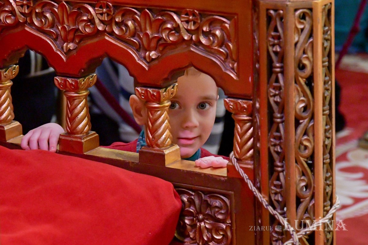 Praznic luminos la Catedrala Patriarhală din București 282422