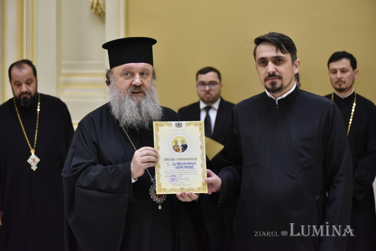 Distincții pentru psalții și cântăreții bisericești din Arhiepiscopia Bucureștilor 283536