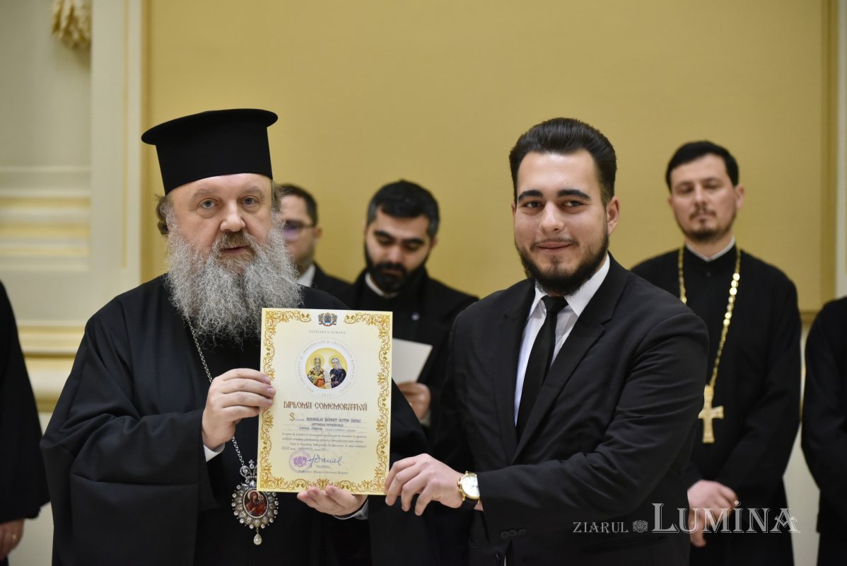Distincții pentru psalții și cântăreții bisericești din Arhiepiscopia Bucureștilor 283539