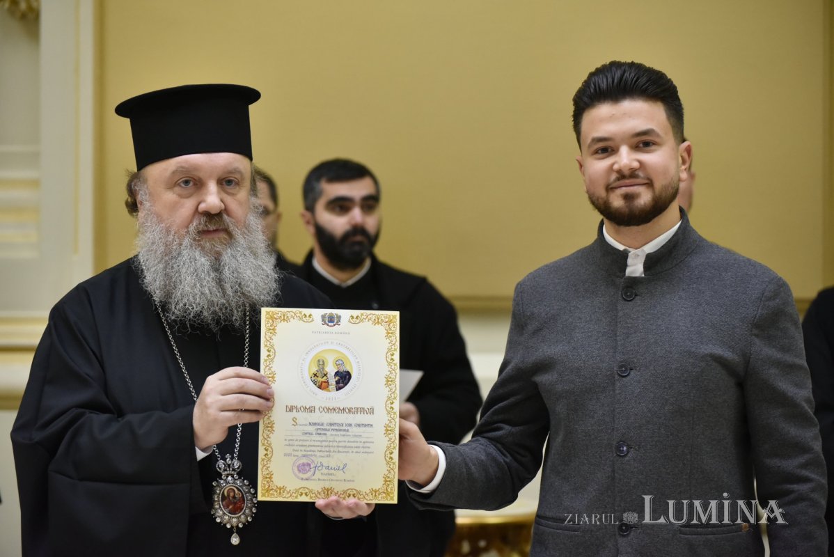 Distincții pentru psalții și cântăreții bisericești din Arhiepiscopia Bucureștilor 283541