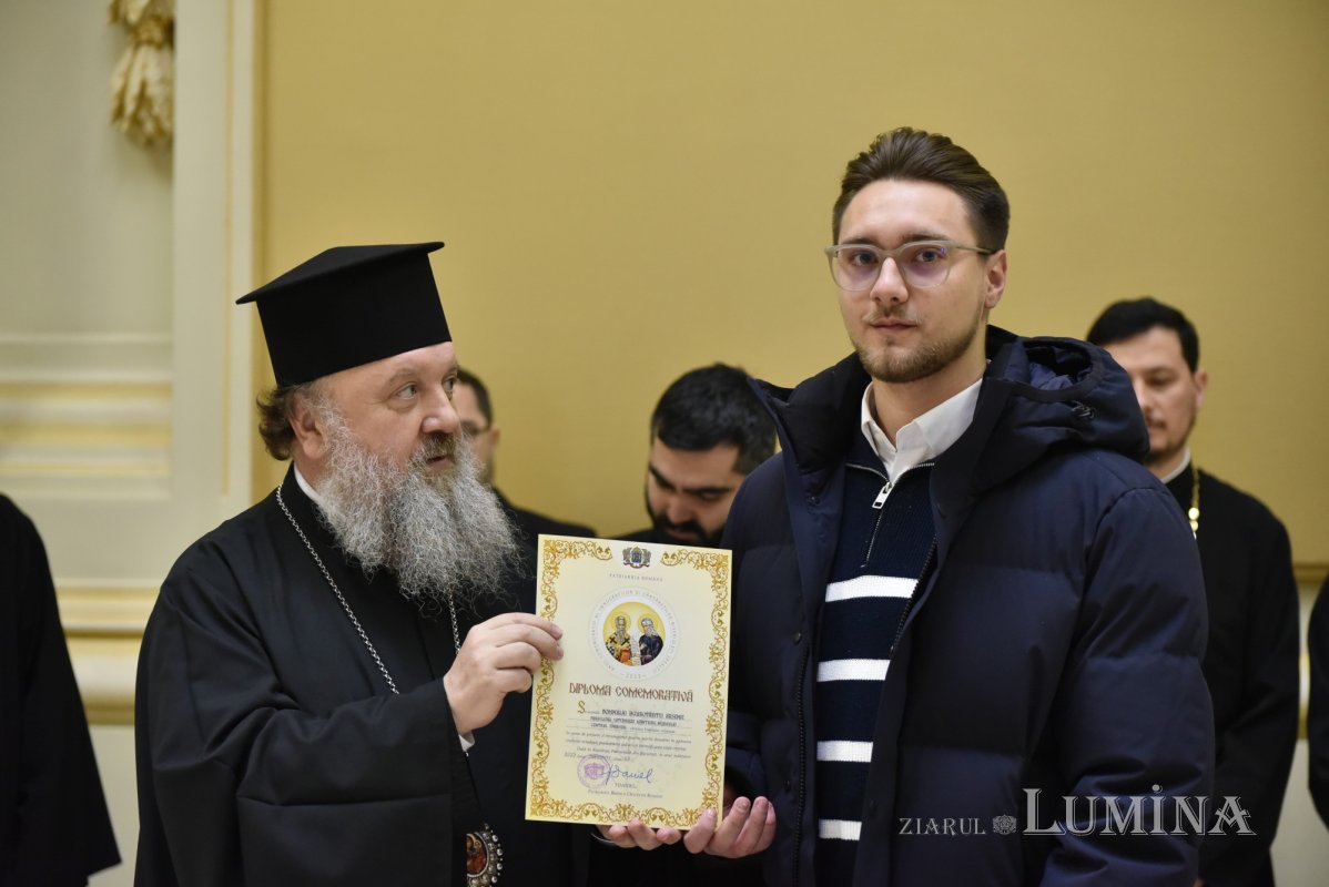 Distincții pentru psalții și cântăreții bisericești din Arhiepiscopia Bucureștilor 283544