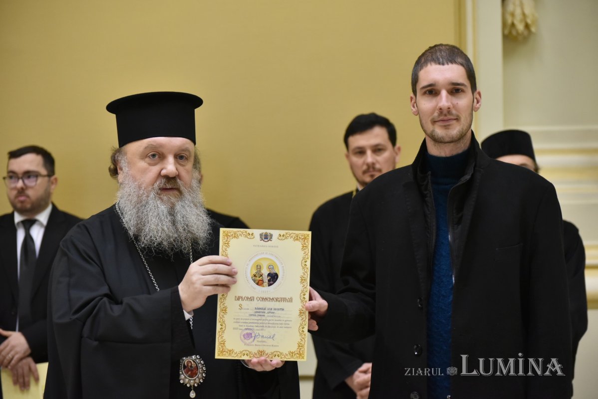 Distincții pentru psalții și cântăreții bisericești din Arhiepiscopia Bucureștilor 283564