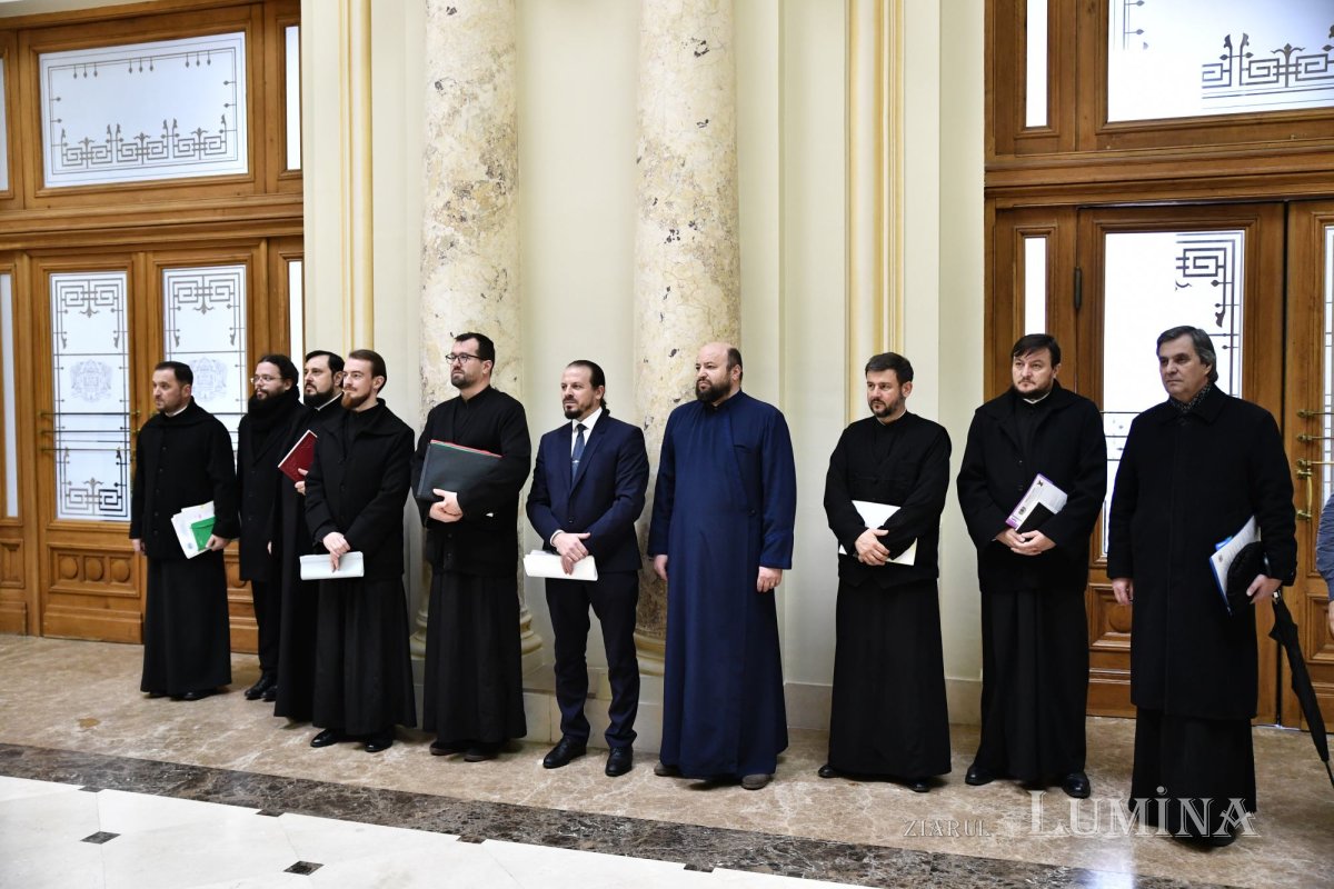 Distincții pentru colaboratorii mediatici ai Patriarhiei Române 284314