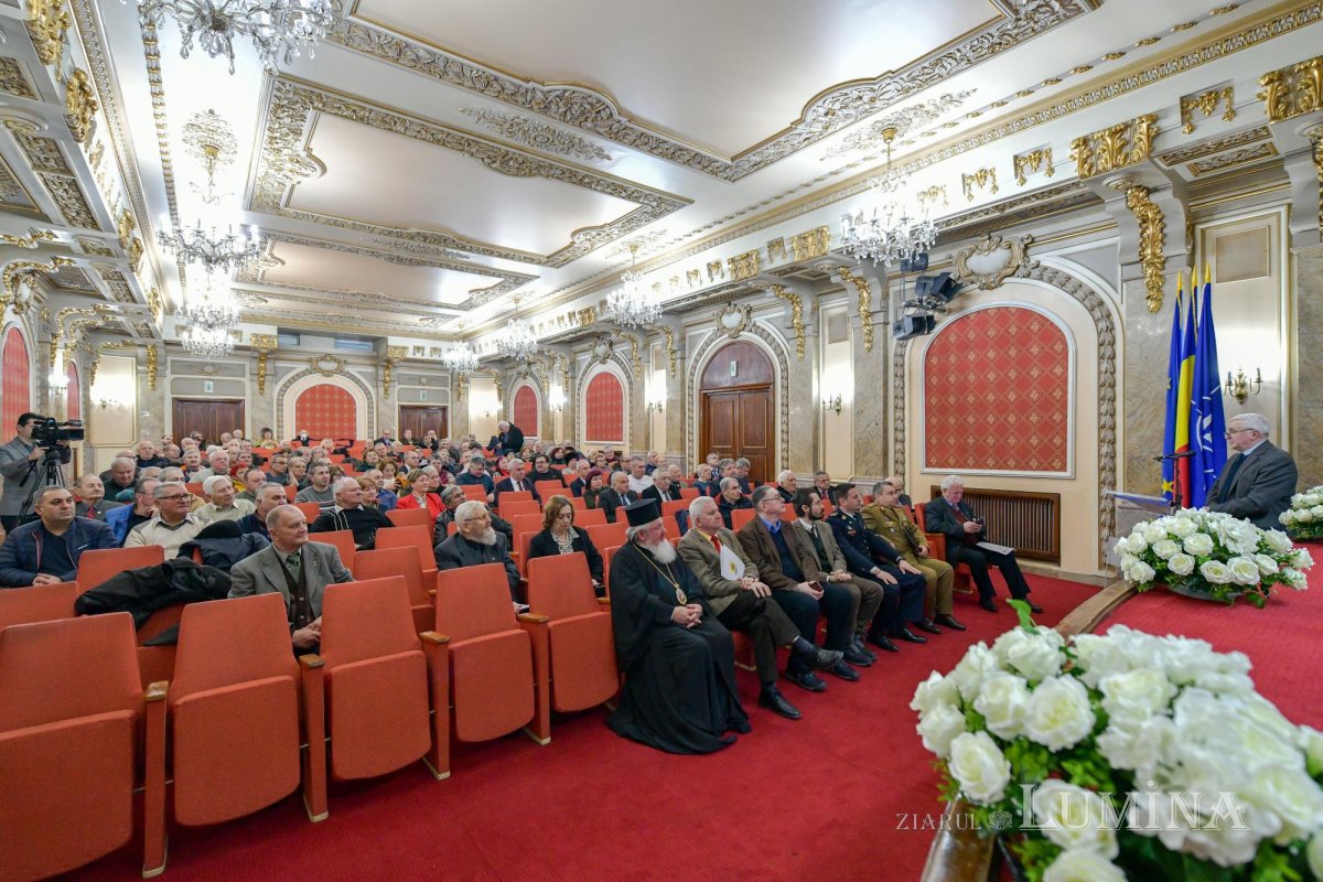 Simpozion istoric la Cercul Militar Național 284588